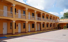 Maria Luisa Inn & Suites
